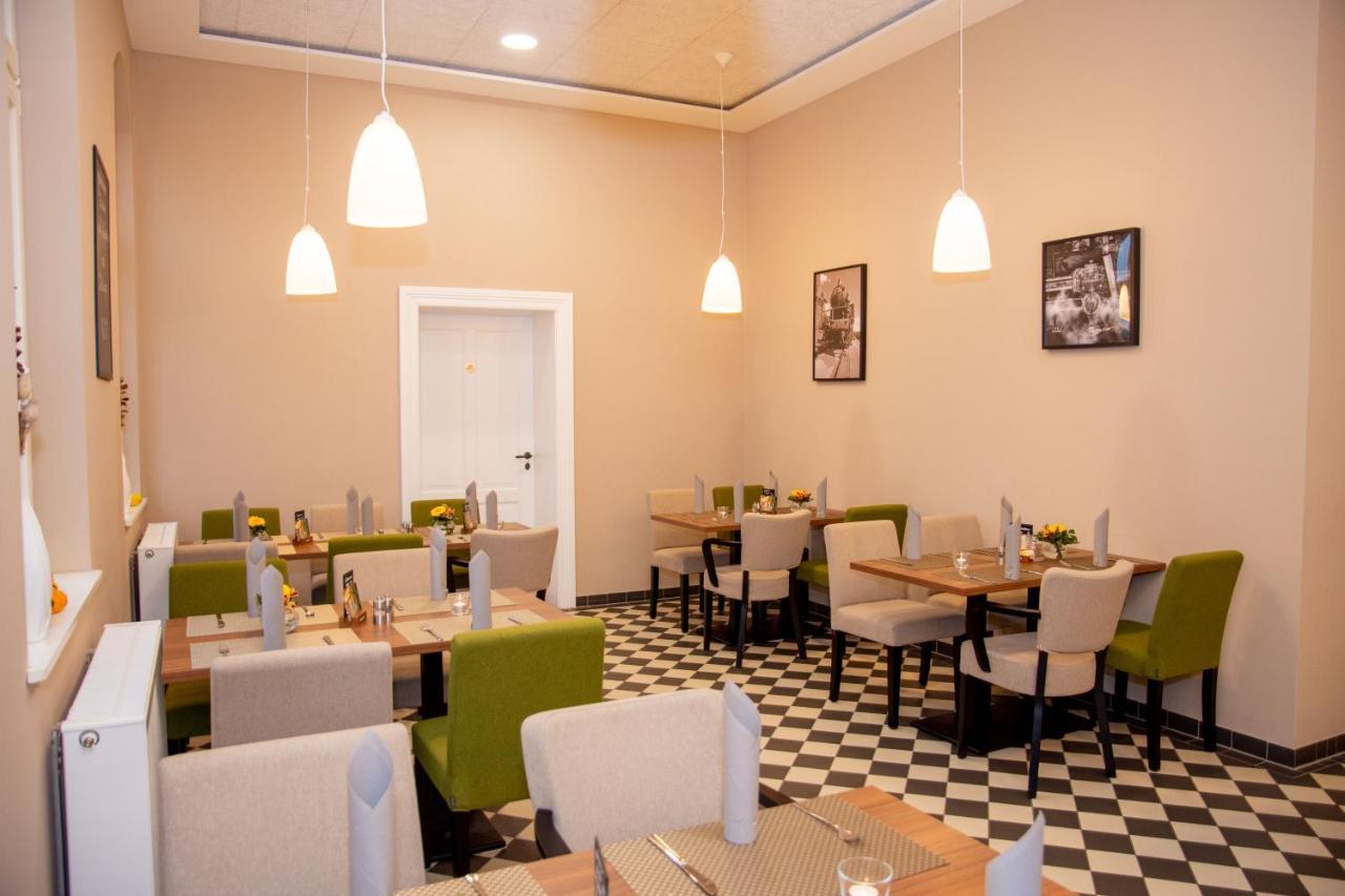 Lok - Die Pension - Das Restaurant Tessin Exterior photo